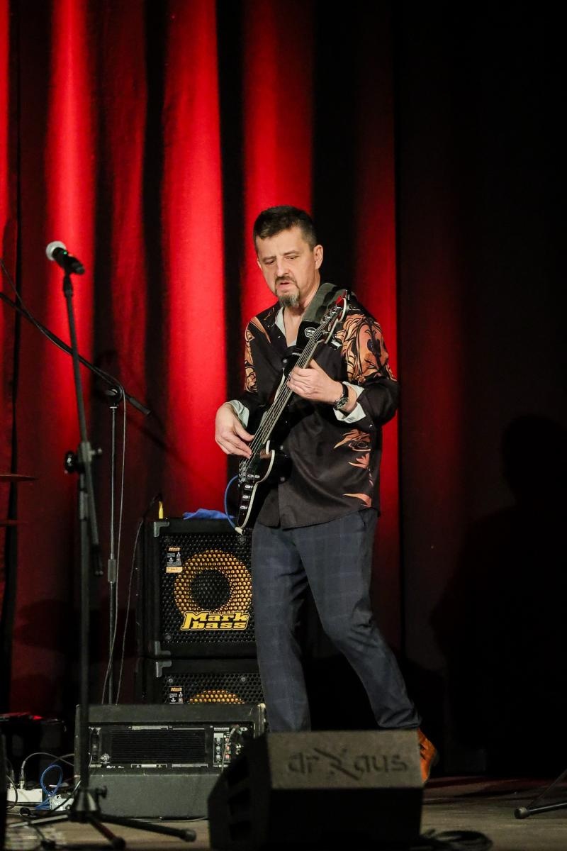 Zdjęcie w galerii na portalu naszraciborz.pl: Patsy Gamble - światowej klasy saksofonistka wystąpiła na deskach Strzechy w koncercie Gorczyca & Przyjaciele wiadomości z regionu