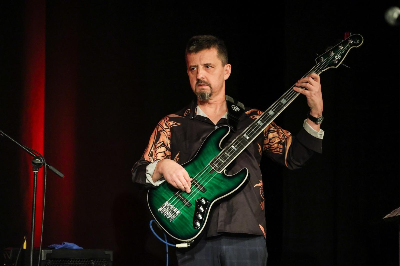 Zdjęcie w galerii na portalu naszraciborz.pl: Patsy Gamble - światowej klasy saksofonistka wystąpiła na deskach Strzechy w koncercie Gorczyca & Przyjaciele wiadomości z regionu