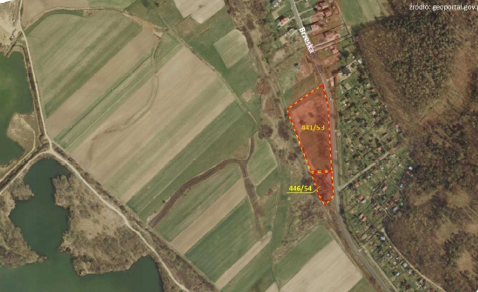 Zdjęcie w galerii na portalu naszraciborz.pl: Osiedle domków z widokiem na zbiornik Racibórz? PKP wystawiło na sprzedaż atrakcyjną działkę przy ul. Brzeskiej wiadomości z regionu