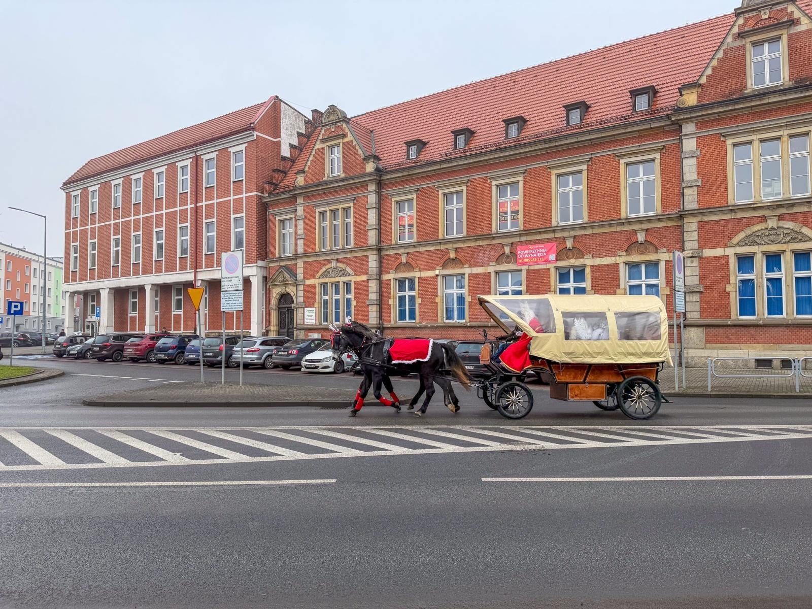 Zdjęcie w galerii na portalu naszraciborz.pl: Pociąg Świątecznych Marzeń Kolei Śląskich zawitał do Raciborza wiadomości z regionu