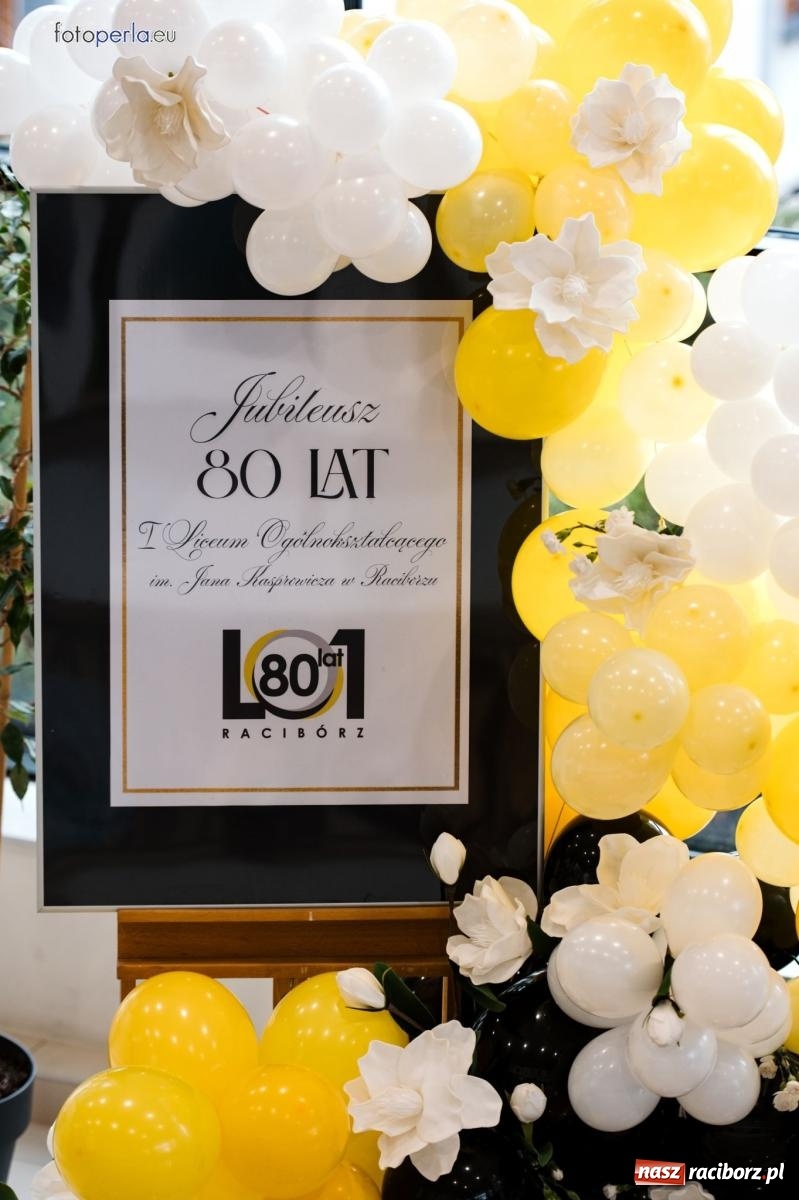 Zdjęcie w galerii na portalu naszraciborz.pl: I LO im. Jana Kasprowicza świętuje 80-lecie – gala jubileuszowa i spotkania w szkole [FOTO i WIDEO] wiadomości z regionu