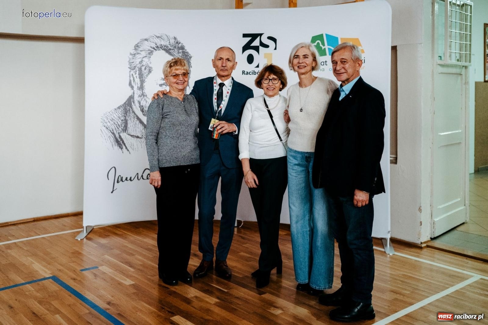 Zdjęcie w galerii na portalu naszraciborz.pl: I LO im. Jana Kasprowicza świętuje 80-lecie – gala jubileuszowa i spotkania w szkole [FOTO i WIDEO] wiadomości z regionu