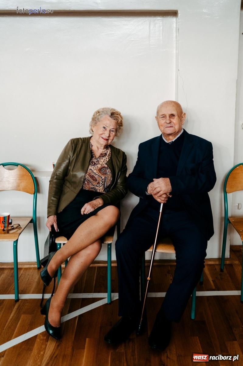 Zdjęcie w galerii na portalu naszraciborz.pl: I LO im. Jana Kasprowicza świętuje 80-lecie – gala jubileuszowa i spotkania w szkole [FOTO i WIDEO] wiadomości z regionu