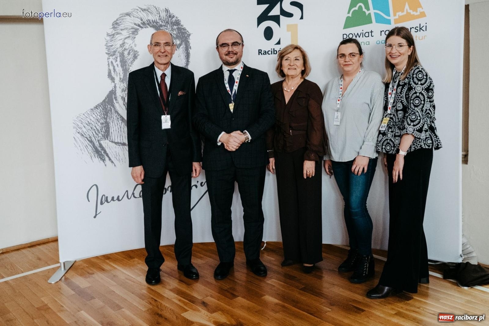 Zdjęcie w galerii na portalu naszraciborz.pl: I LO im. Jana Kasprowicza świętuje 80-lecie – gala jubileuszowa i spotkania w szkole [FOTO i WIDEO] wiadomości z regionu