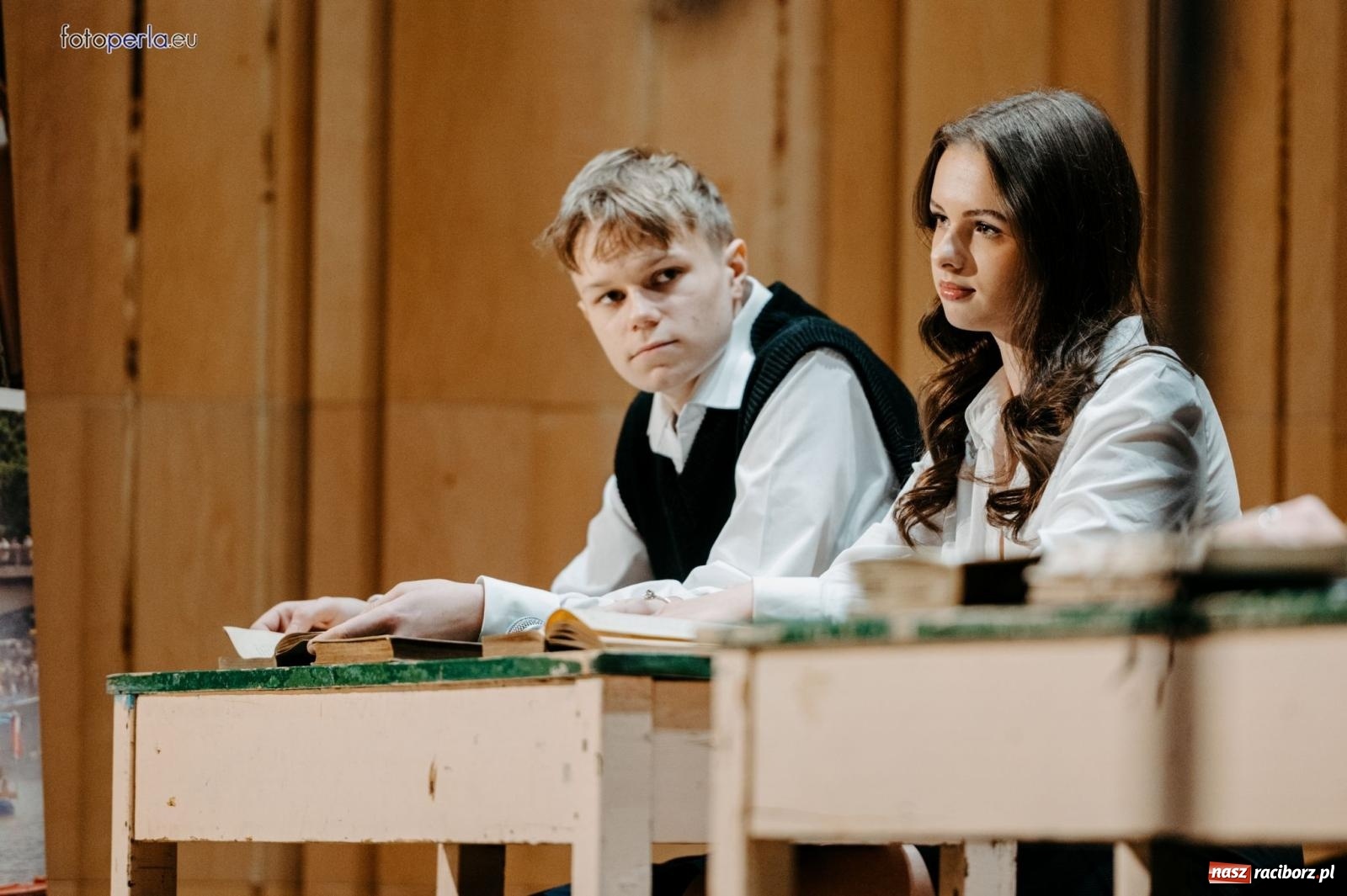 Zdjęcie w galerii na portalu naszraciborz.pl: I LO im. Jana Kasprowicza świętuje 80-lecie – gala jubileuszowa i spotkania w szkole [FOTO i WIDEO] wiadomości z regionu