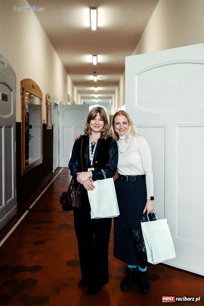 Zdjęcie w galerii na portalu naszraciborz.pl: I LO im. Jana Kasprowicza świętuje 80-lecie – gala jubileuszowa i spotkania w szkole [FOTO i WIDEO] wiadomości z regionu