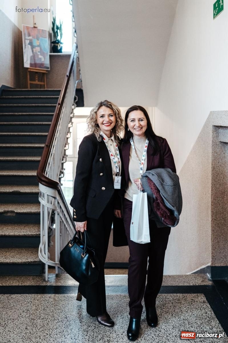 Zdjęcie w galerii na portalu naszraciborz.pl: I LO im. Jana Kasprowicza świętuje 80-lecie – gala jubileuszowa i spotkania w szkole [FOTO i WIDEO] wiadomości z regionu