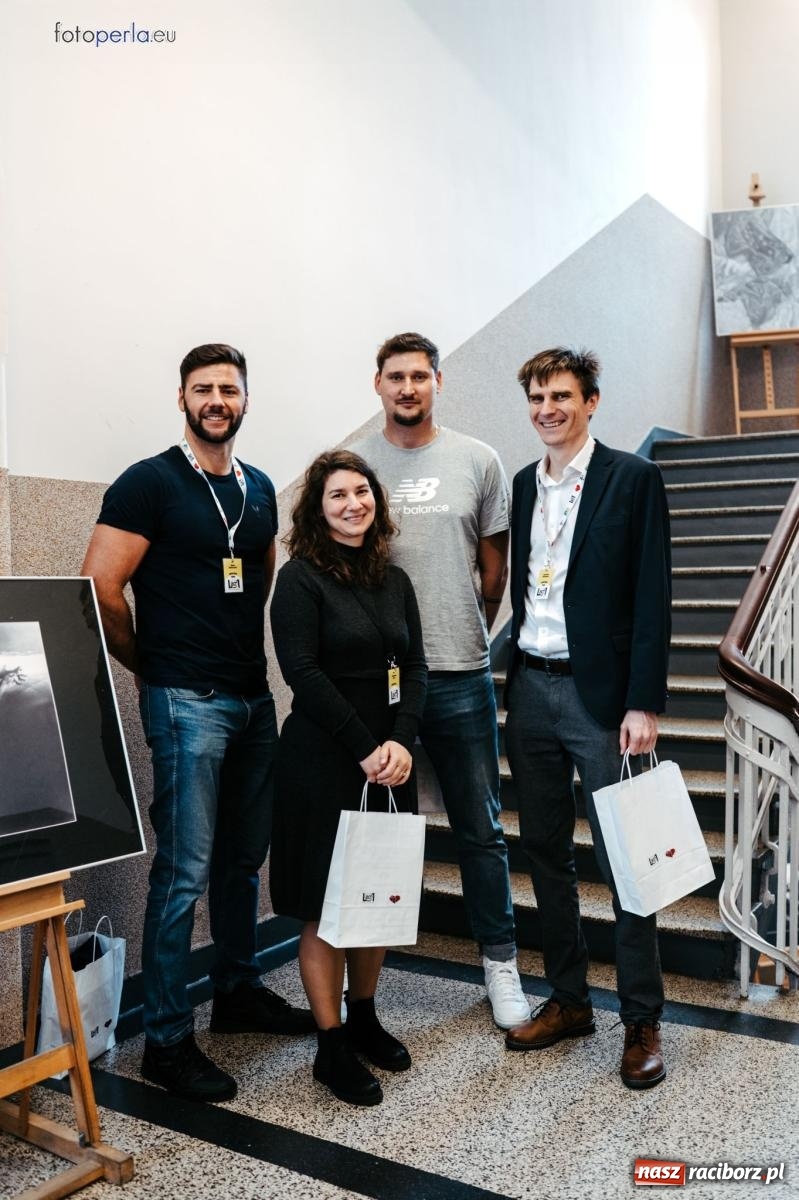 Zdjęcie w galerii na portalu naszraciborz.pl: I LO im. Jana Kasprowicza świętuje 80-lecie – gala jubileuszowa i spotkania w szkole [FOTO i WIDEO] wiadomości z regionu