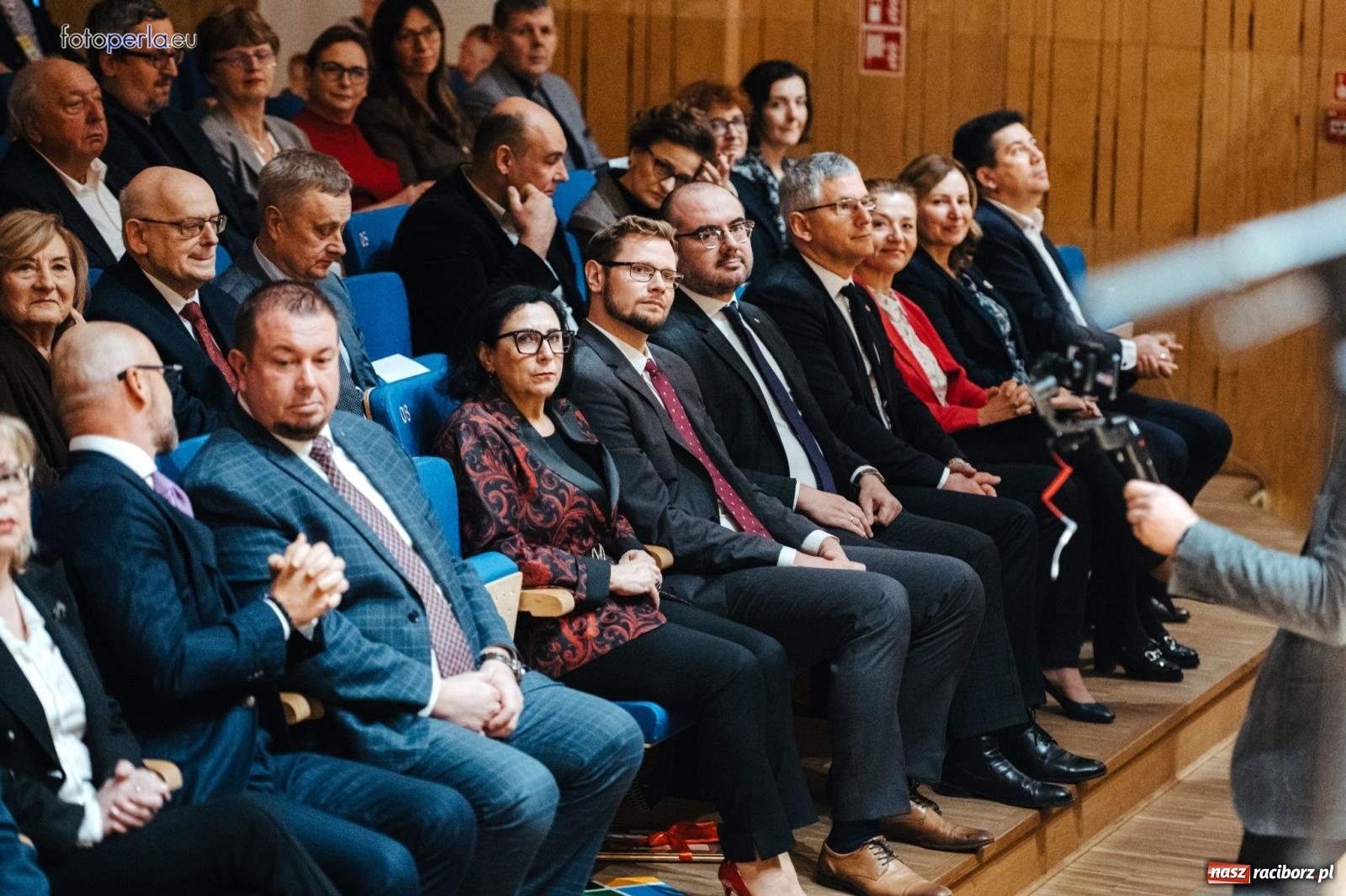 Zdjęcie w galerii na portalu naszraciborz.pl: I LO im. Jana Kasprowicza świętuje 80-lecie – gala jubileuszowa i spotkania w szkole [FOTO i WIDEO] wiadomości z regionu