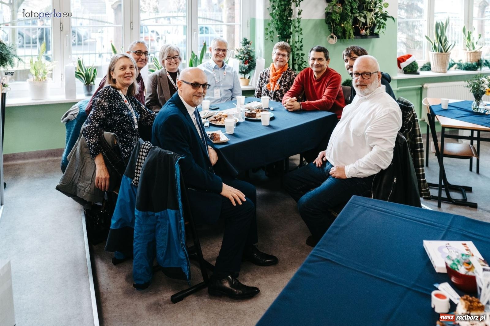 Zdjęcie w galerii na portalu naszraciborz.pl: I LO im. Jana Kasprowicza świętuje 80-lecie – gala jubileuszowa i spotkania w szkole [FOTO i WIDEO] wiadomości z regionu