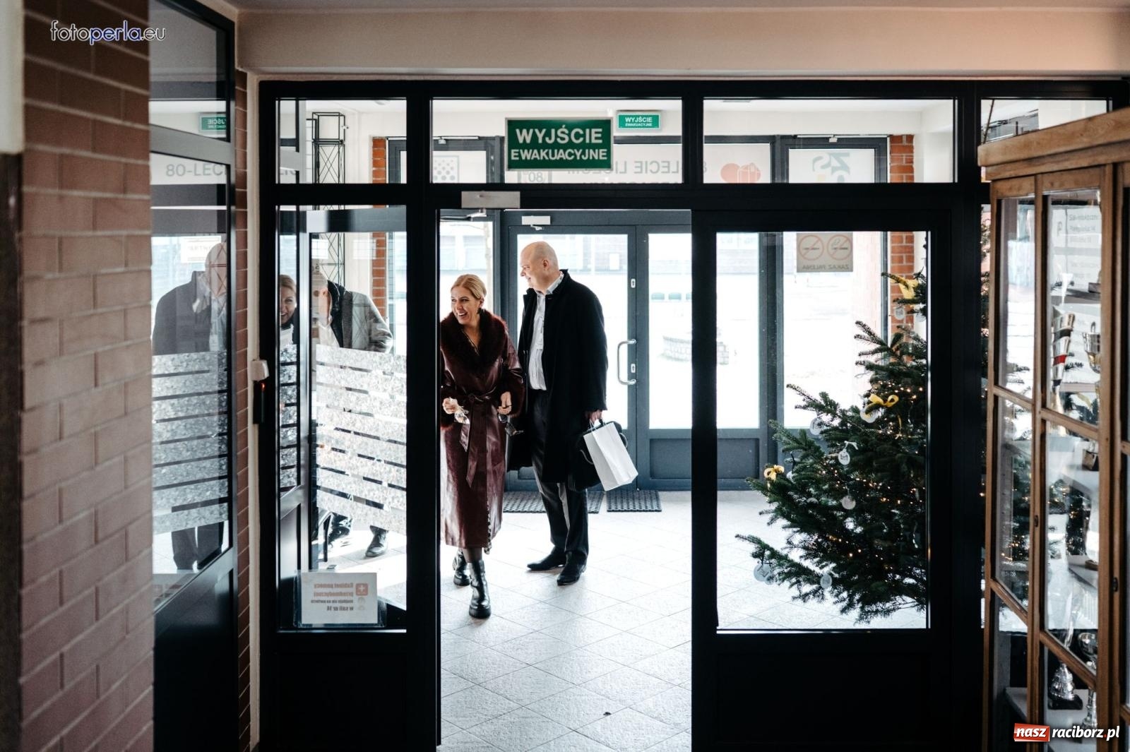 Zdjęcie w galerii na portalu naszraciborz.pl: I LO im. Jana Kasprowicza świętuje 80-lecie – gala jubileuszowa i spotkania w szkole [FOTO i WIDEO] wiadomości z regionu