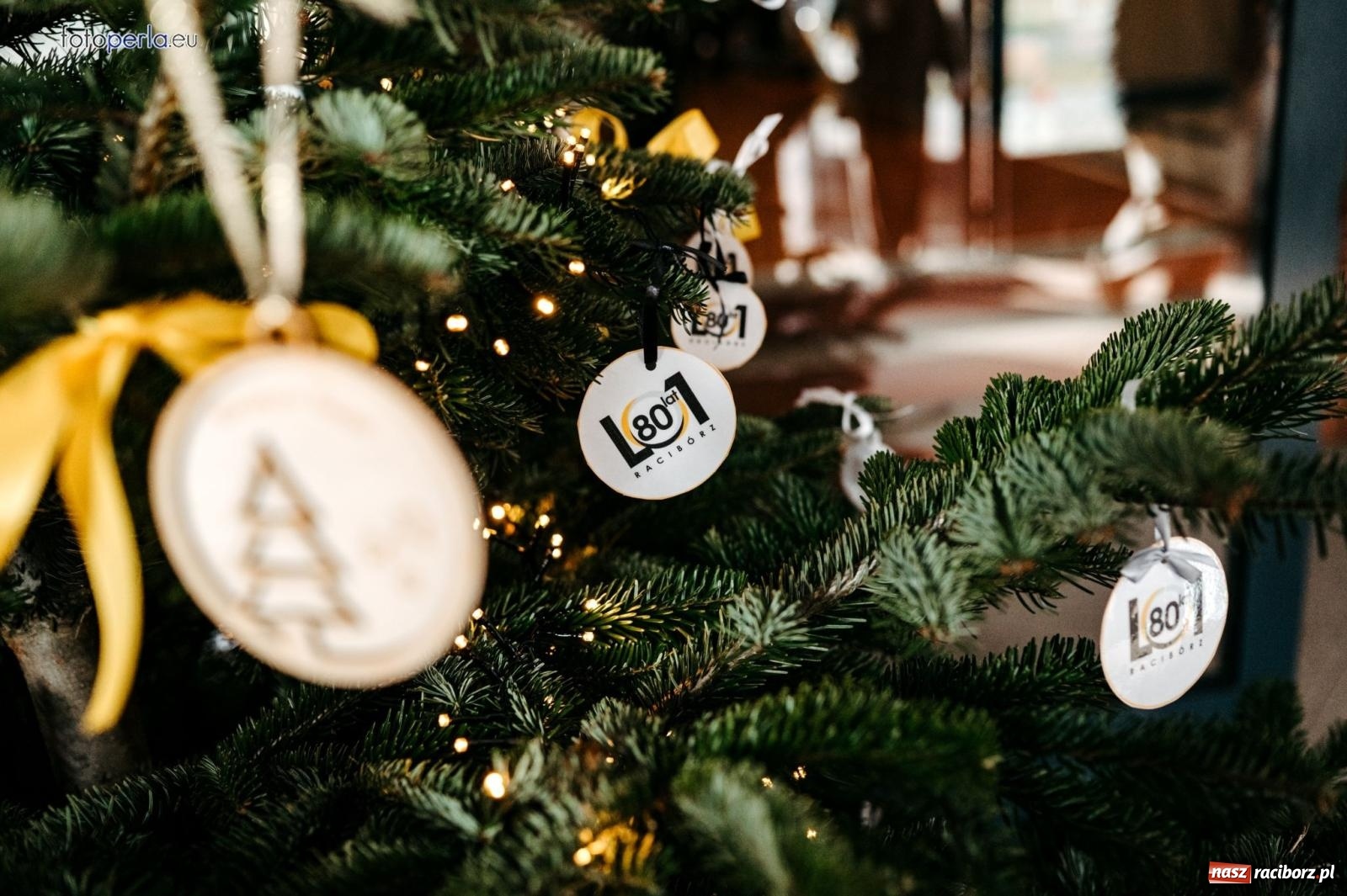 Zdjęcie w galerii na portalu naszraciborz.pl: I LO im. Jana Kasprowicza świętuje 80-lecie – gala jubileuszowa i spotkania w szkole [FOTO i WIDEO] wiadomości z regionu