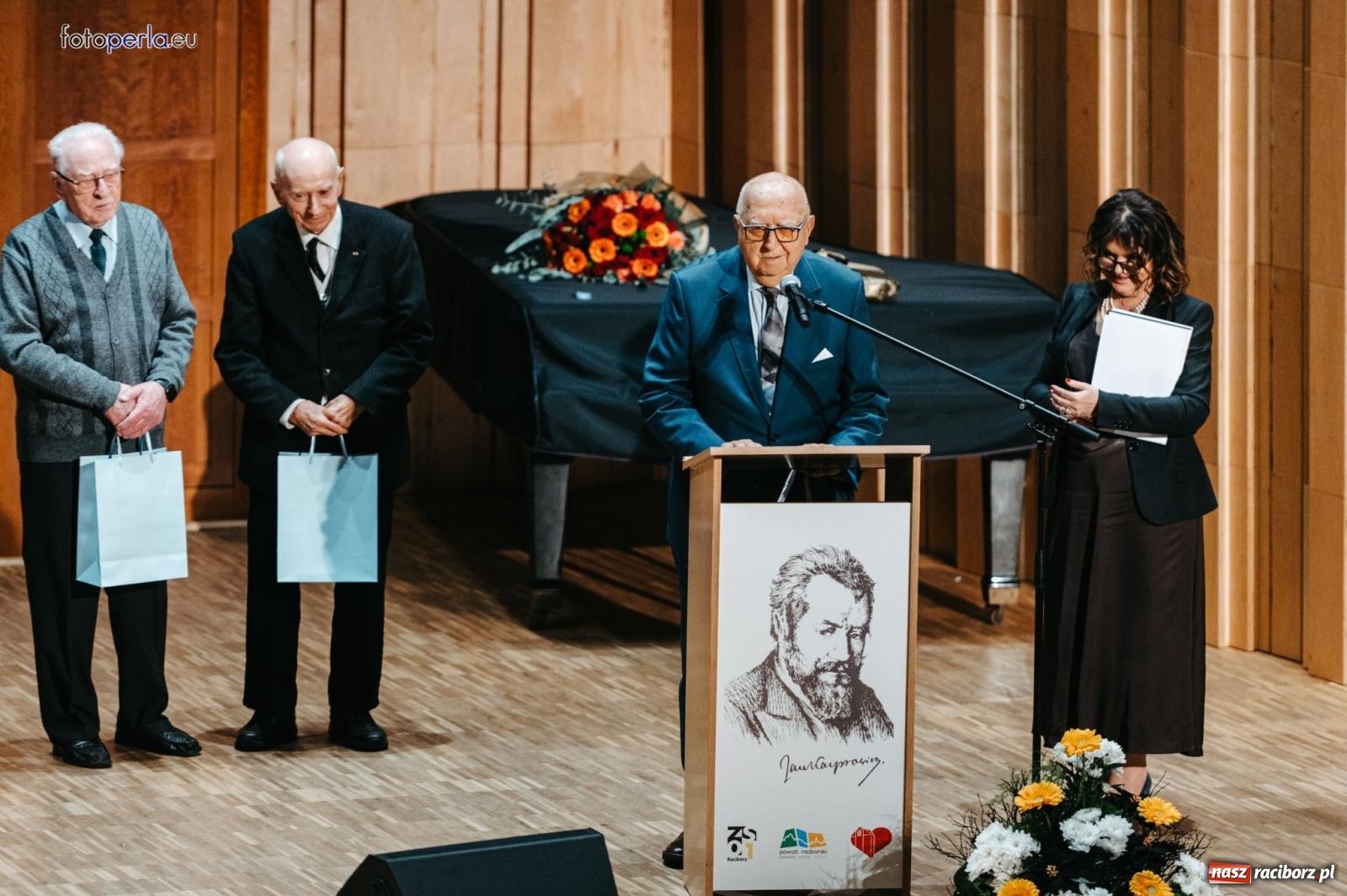 Zdjęcie w galerii na portalu naszraciborz.pl: I LO im. Jana Kasprowicza świętuje 80-lecie – gala jubileuszowa i spotkania w szkole [FOTO i WIDEO] wiadomości z regionu