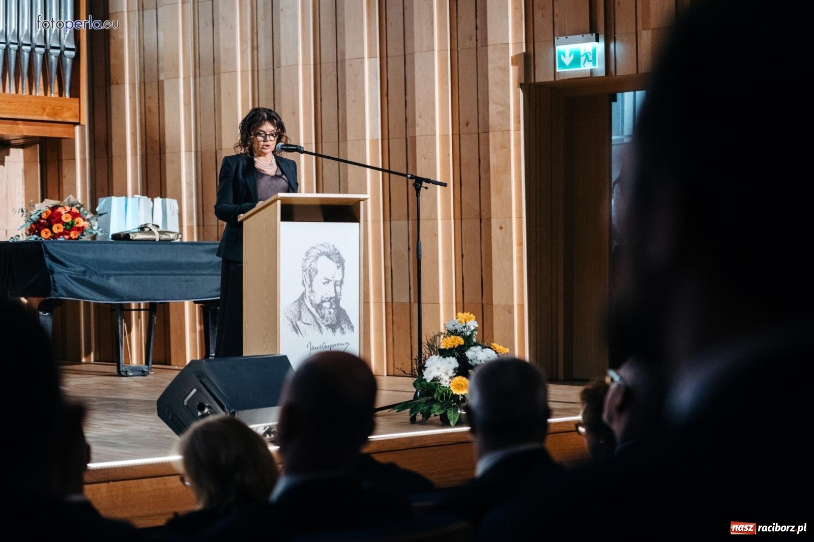 Zdjęcie w galerii na portalu naszraciborz.pl: I LO im. Jana Kasprowicza świętuje 80-lecie – gala jubileuszowa i spotkania w szkole [FOTO i WIDEO] wiadomości z regionu