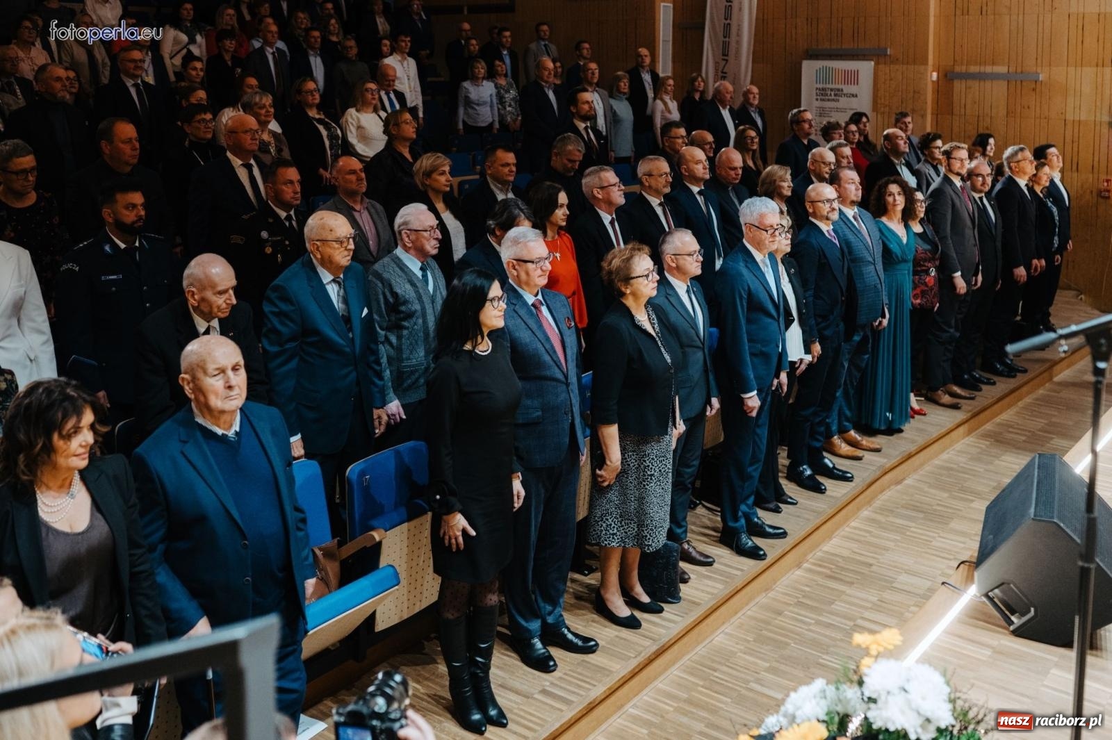 Zdjęcie w galerii na portalu naszraciborz.pl: I LO im. Jana Kasprowicza świętuje 80-lecie – gala jubileuszowa i spotkania w szkole [FOTO i WIDEO] wiadomości z regionu