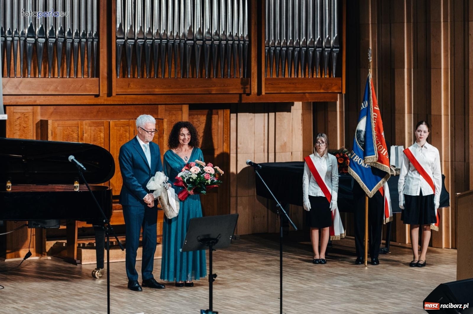 Zdjęcie w galerii na portalu naszraciborz.pl: I LO im. Jana Kasprowicza świętuje 80-lecie – gala jubileuszowa i spotkania w szkole [FOTO i WIDEO] wiadomości z regionu