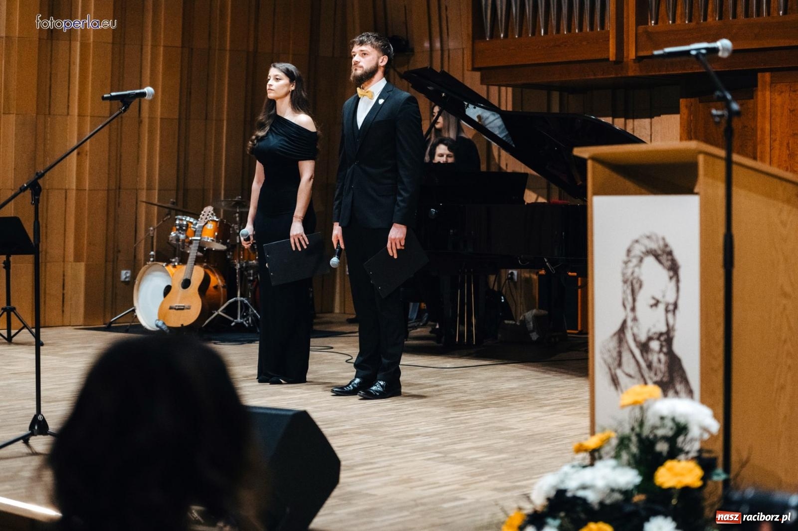 Zdjęcie w galerii na portalu naszraciborz.pl: I LO im. Jana Kasprowicza świętuje 80-lecie – gala jubileuszowa i spotkania w szkole [FOTO i WIDEO] wiadomości z regionu