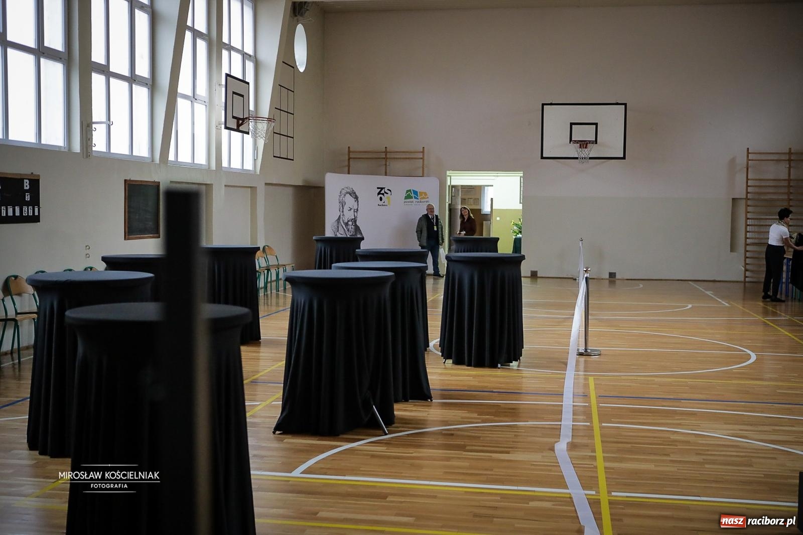 Zdjęcie w galerii na portalu naszraciborz.pl: Jesteśmy z Kasprowicza. Jubileusz 80-lecia I Liceum Ogólnokształcącego w Raciborzu na bis! [FOTO i WIDEO] wiadomości z regionu