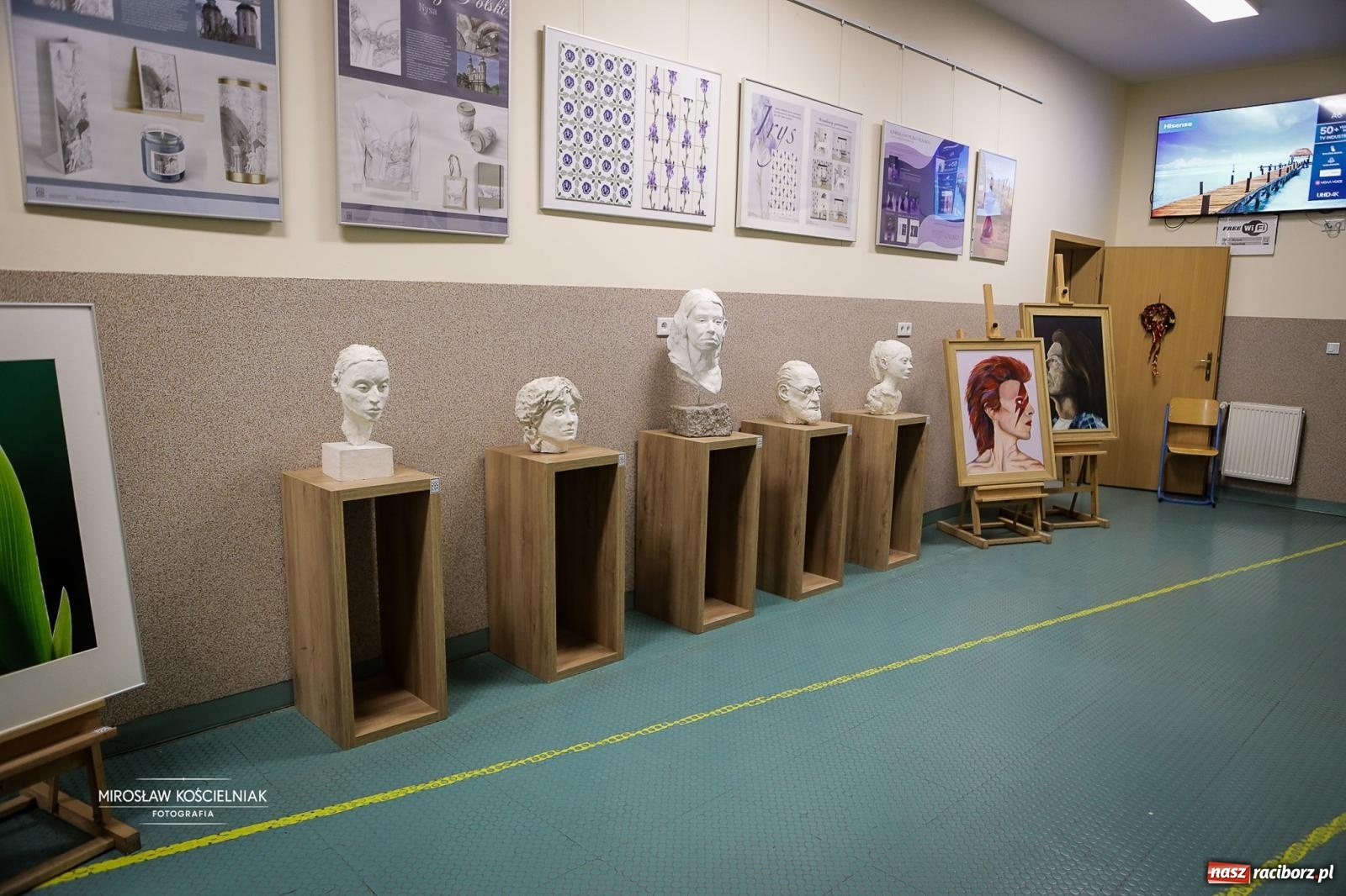 Zdjęcie w galerii na portalu naszraciborz.pl: Jesteśmy z Kasprowicza. Jubileusz 80-lecia I Liceum Ogólnokształcącego w Raciborzu na bis! [FOTO i WIDEO] wiadomości z regionu