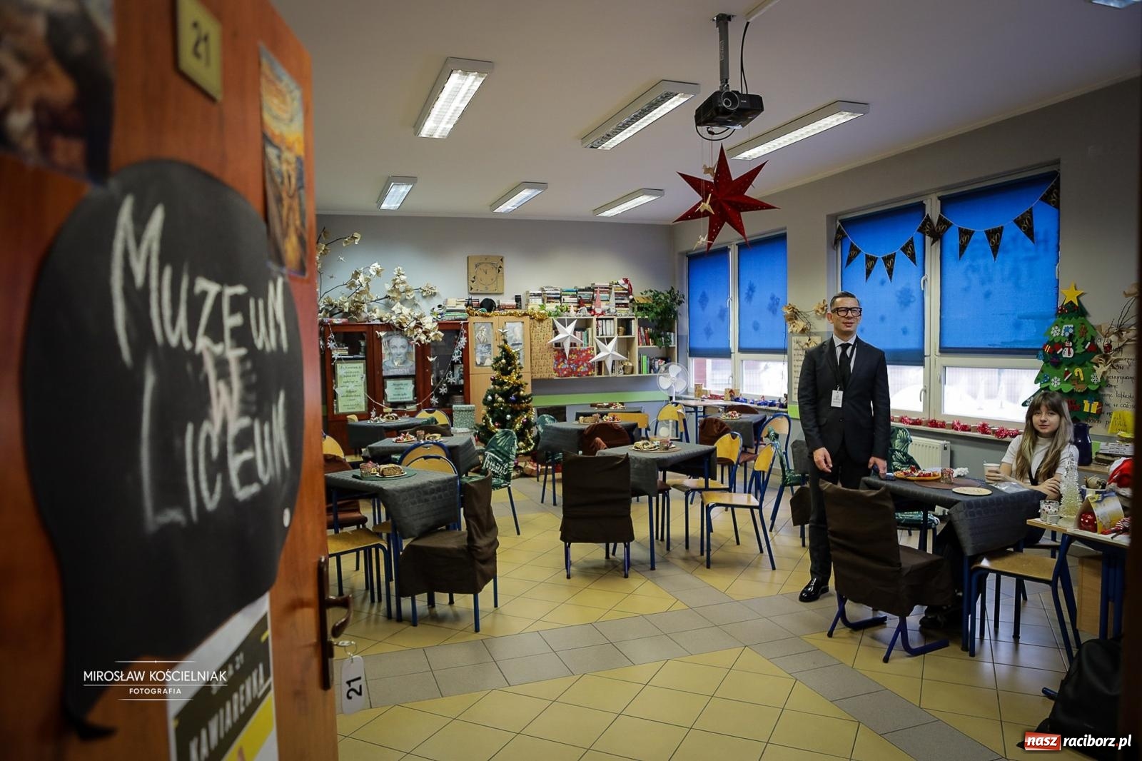 Zdjęcie w galerii na portalu naszraciborz.pl: Jesteśmy z Kasprowicza. Jubileusz 80-lecia I Liceum Ogólnokształcącego w Raciborzu na bis! [FOTO i WIDEO] wiadomości z regionu