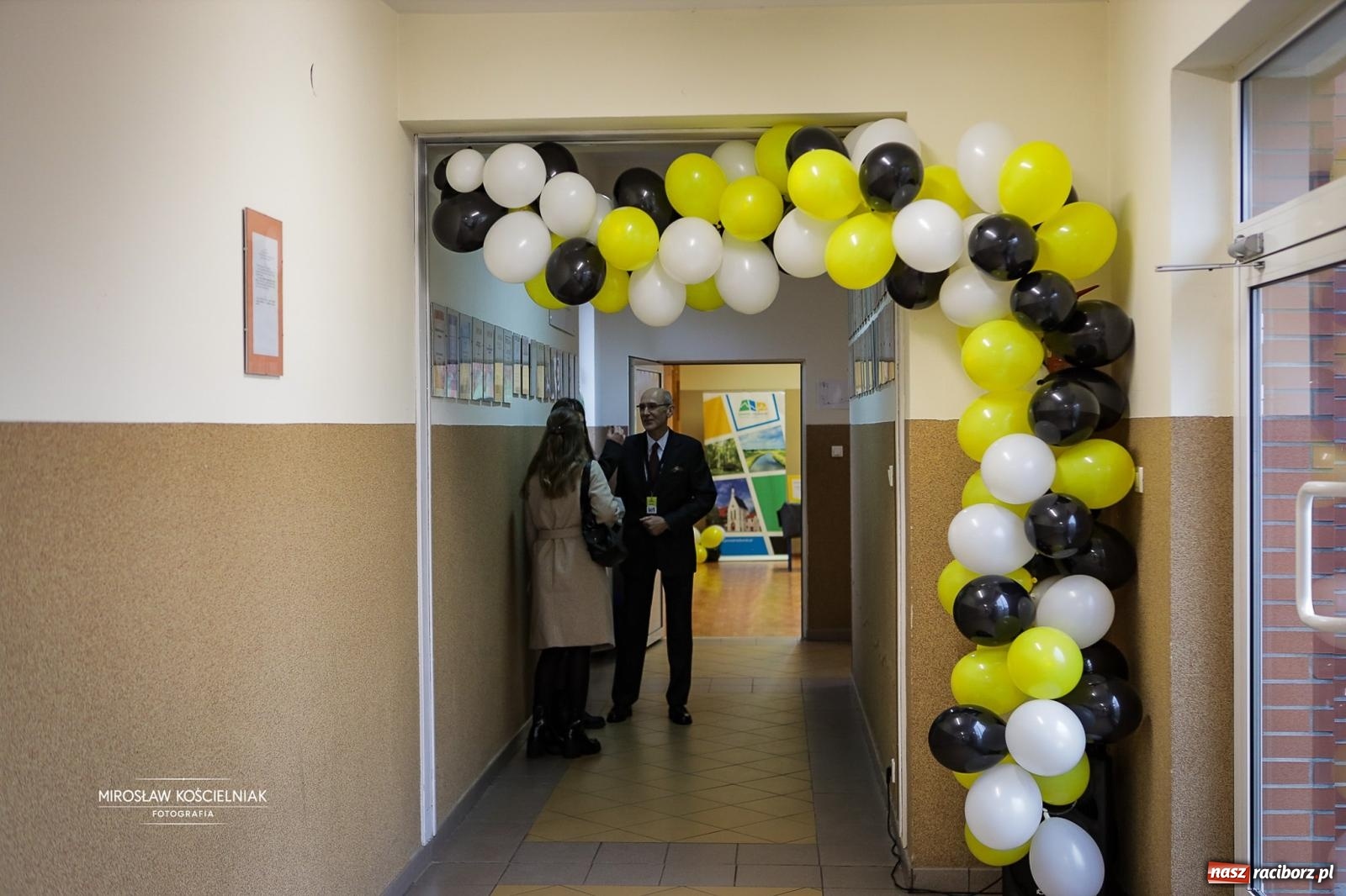 Zdjęcie w galerii na portalu naszraciborz.pl: Jesteśmy z Kasprowicza. Jubileusz 80-lecia I Liceum Ogólnokształcącego w Raciborzu na bis! [FOTO i WIDEO] wiadomości z regionu