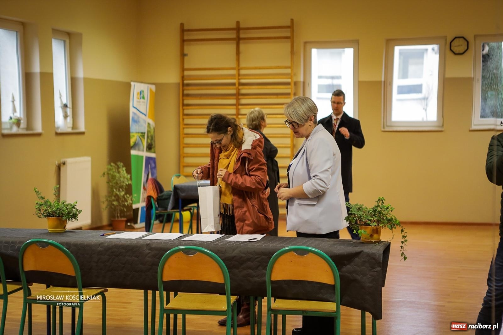 Zdjęcie w galerii na portalu naszraciborz.pl: Jesteśmy z Kasprowicza. Jubileusz 80-lecia I Liceum Ogólnokształcącego w Raciborzu na bis! [FOTO i WIDEO] wiadomości z regionu