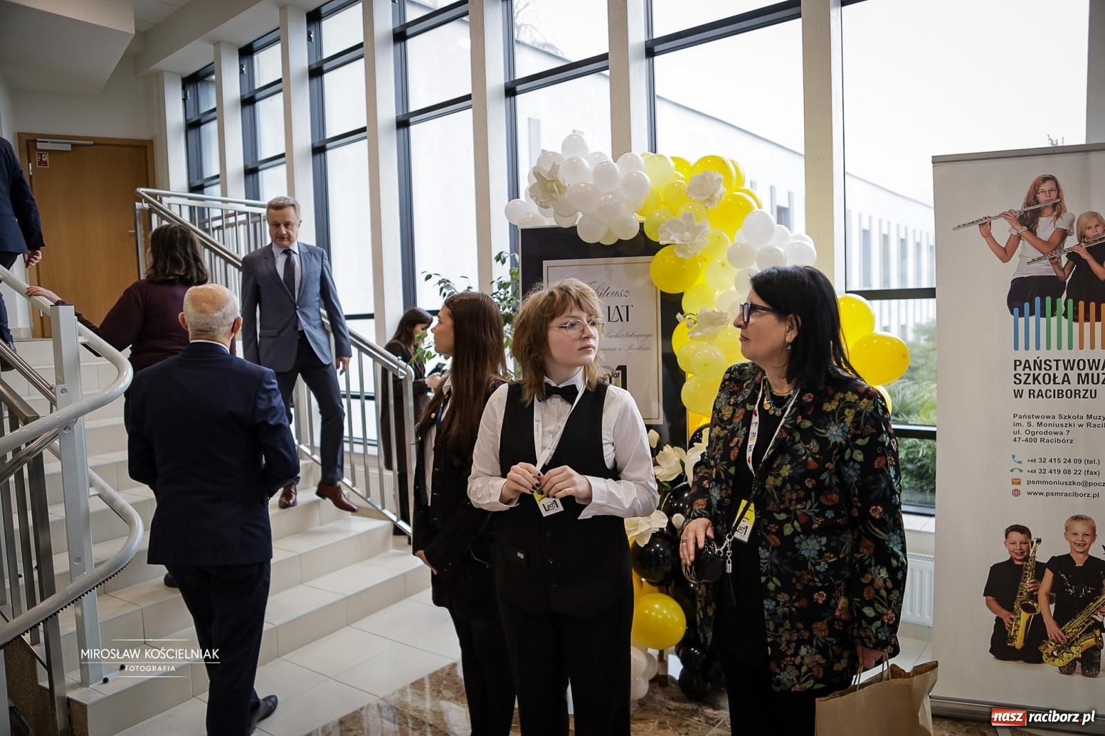 Zdjęcie w galerii na portalu naszraciborz.pl: Jesteśmy z Kasprowicza. Jubileusz 80-lecia I Liceum Ogólnokształcącego w Raciborzu na bis! [FOTO i WIDEO] wiadomości z regionu
