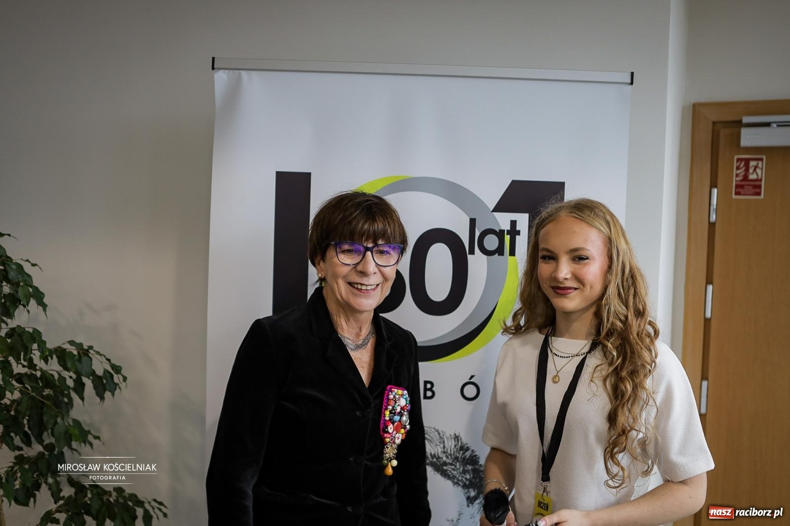 Zdjęcie w galerii na portalu naszraciborz.pl: Jesteśmy z Kasprowicza. Jubileusz 80-lecia I Liceum Ogólnokształcącego w Raciborzu na bis! [FOTO i WIDEO] wiadomości z regionu