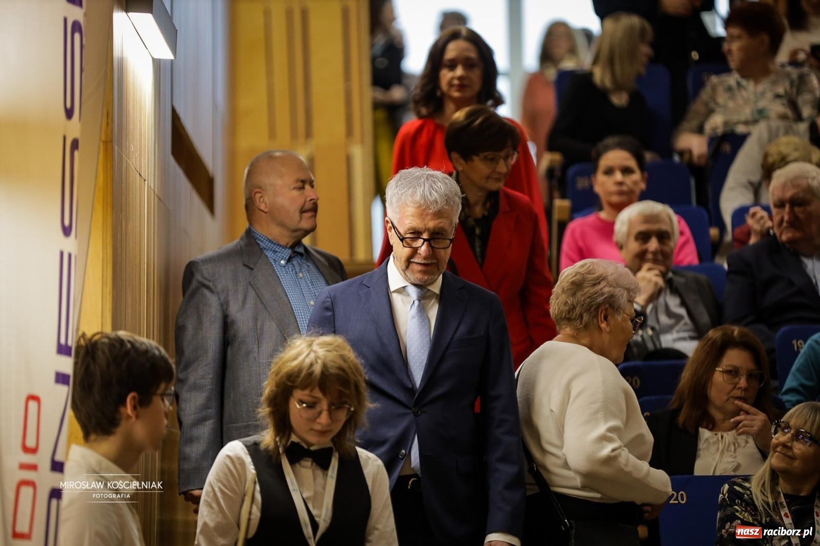 Zdjęcie w galerii na portalu naszraciborz.pl: Jesteśmy z Kasprowicza. Jubileusz 80-lecia I Liceum Ogólnokształcącego w Raciborzu na bis! [FOTO i WIDEO] wiadomości z regionu