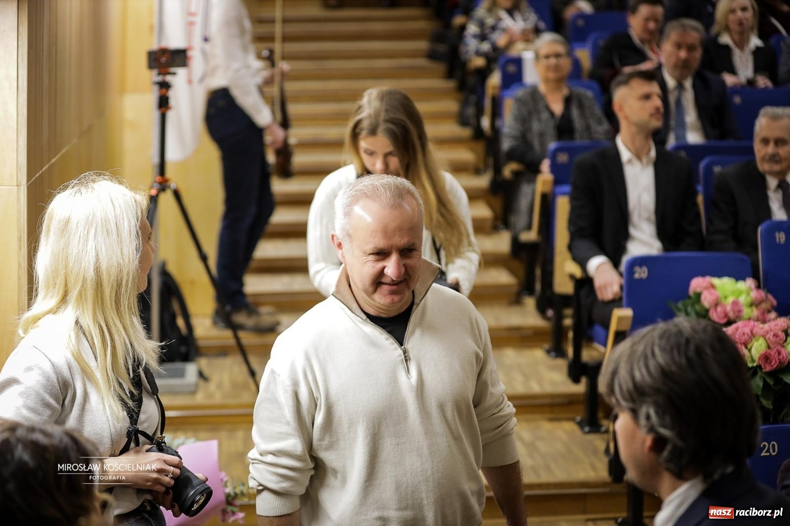 Zdjęcie w galerii na portalu naszraciborz.pl: Jesteśmy z Kasprowicza. Jubileusz 80-lecia I Liceum Ogólnokształcącego w Raciborzu na bis! [FOTO i WIDEO] wiadomości z regionu