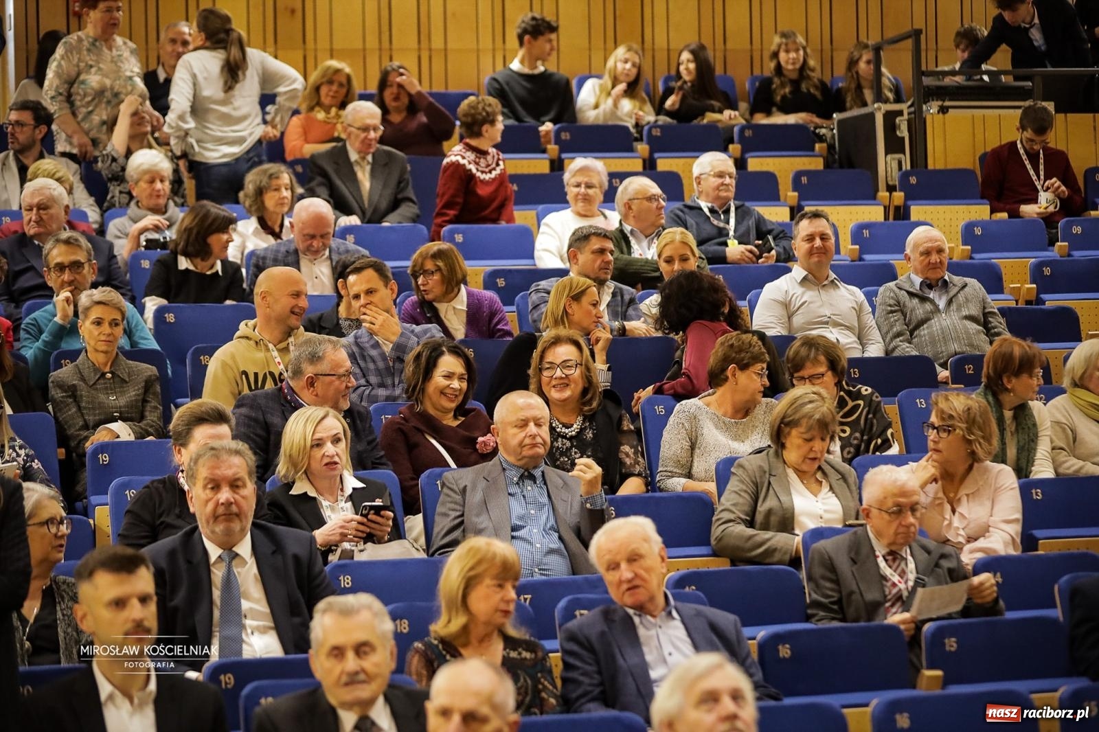 Zdjęcie w galerii na portalu naszraciborz.pl: Jesteśmy z Kasprowicza. Jubileusz 80-lecia I Liceum Ogólnokształcącego w Raciborzu na bis! [FOTO i WIDEO] wiadomości z regionu