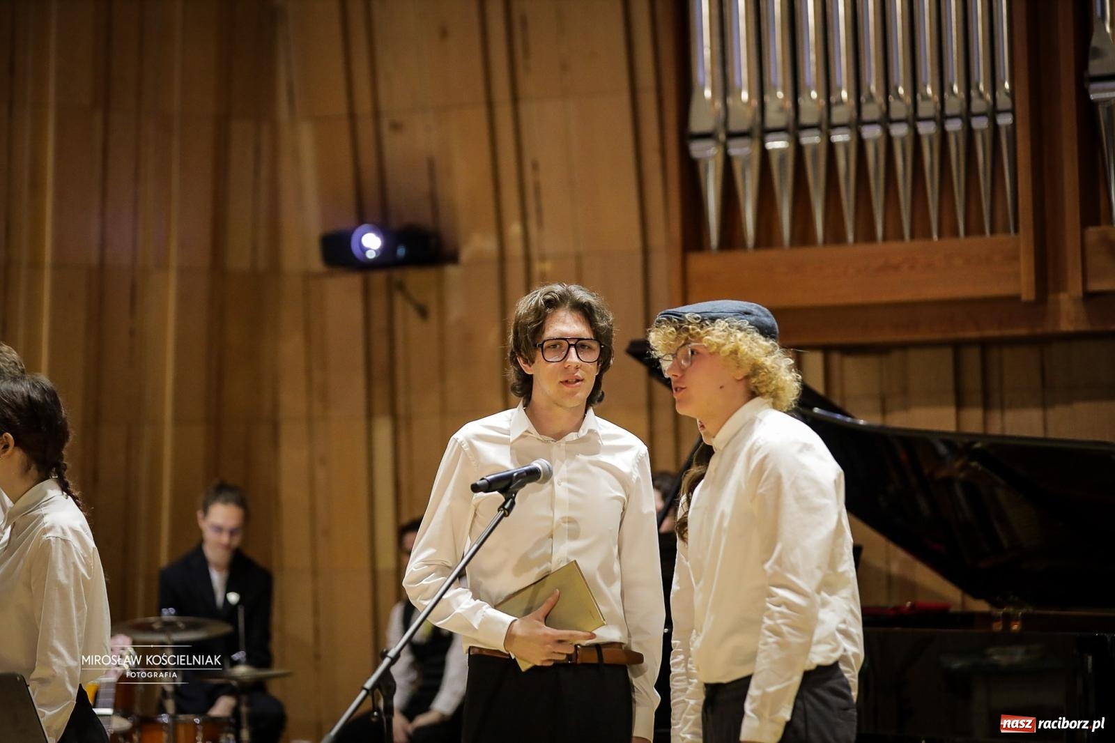 Zdjęcie w galerii na portalu naszraciborz.pl: Jesteśmy z Kasprowicza. Jubileusz 80-lecia I Liceum Ogólnokształcącego w Raciborzu na bis! [FOTO i WIDEO] wiadomości z regionu