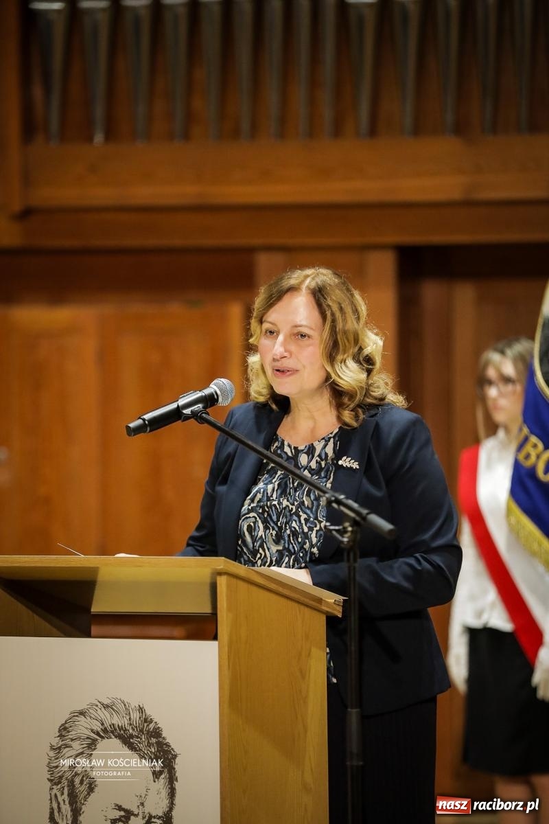 Zdjęcie w galerii na portalu naszraciborz.pl: Jesteśmy z Kasprowicza. Jubileusz 80-lecia I Liceum Ogólnokształcącego w Raciborzu na bis! [FOTO i WIDEO] wiadomości z regionu