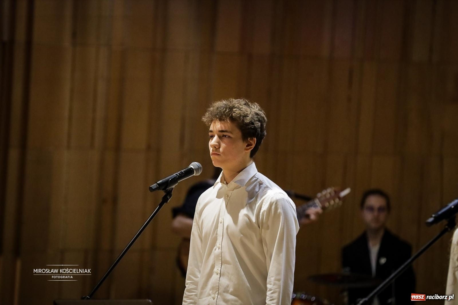 Zdjęcie w galerii na portalu naszraciborz.pl: Jesteśmy z Kasprowicza. Jubileusz 80-lecia I Liceum Ogólnokształcącego w Raciborzu na bis! [FOTO i WIDEO] wiadomości z regionu