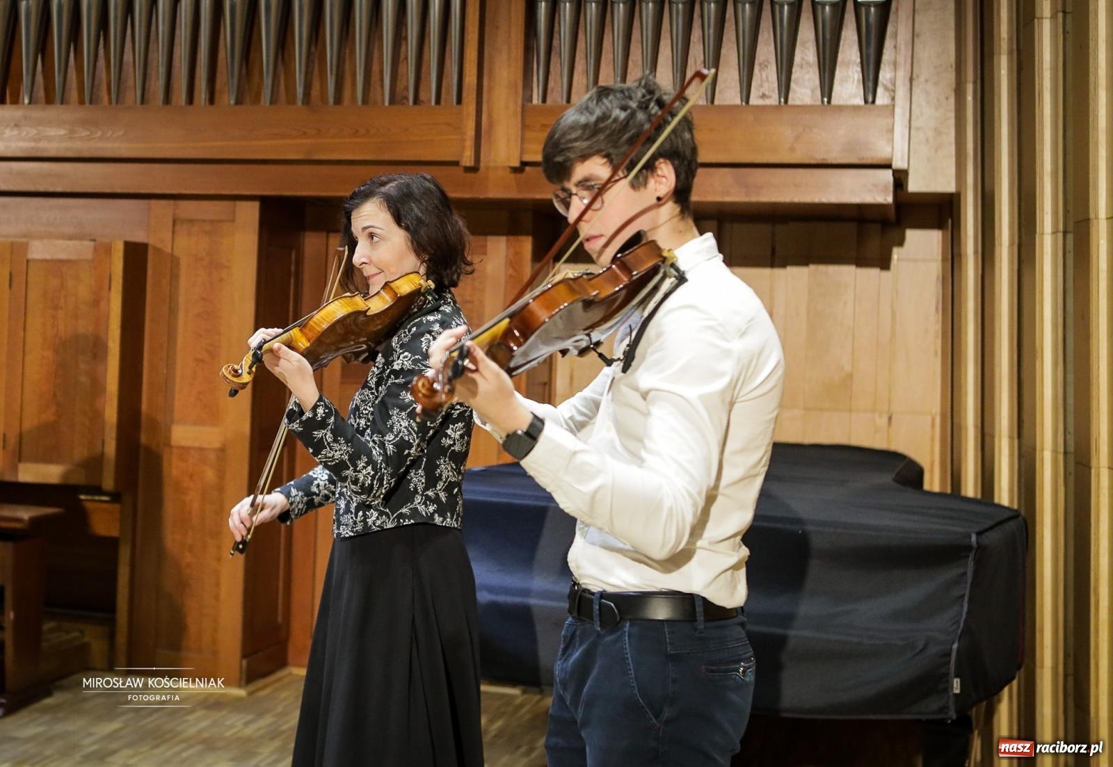 Zdjęcie w galerii na portalu naszraciborz.pl: Jesteśmy z Kasprowicza. Jubileusz 80-lecia I Liceum Ogólnokształcącego w Raciborzu na bis! [FOTO i WIDEO] wiadomości z regionu