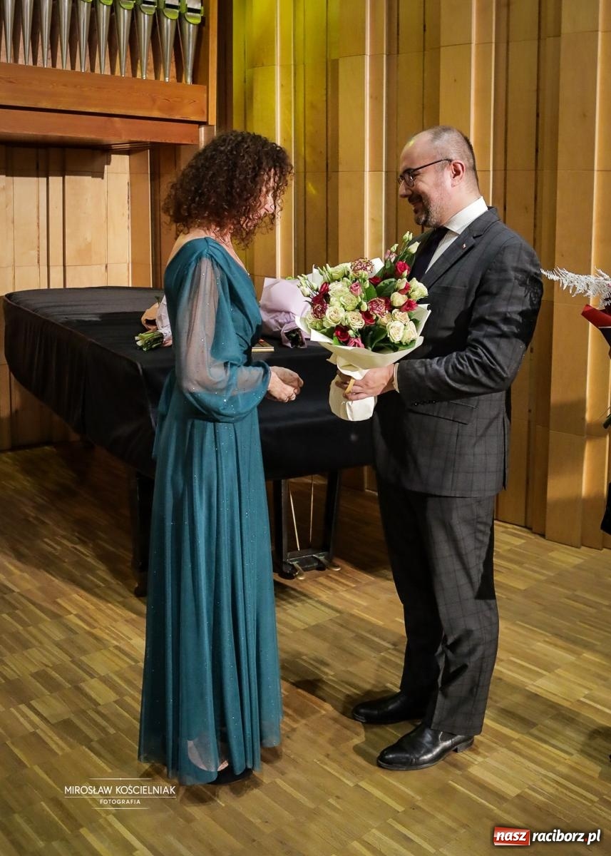 Zdjęcie w galerii na portalu naszraciborz.pl: Jesteśmy z Kasprowicza. Jubileusz 80-lecia I Liceum Ogólnokształcącego w Raciborzu na bis! [FOTO i WIDEO] wiadomości z regionu