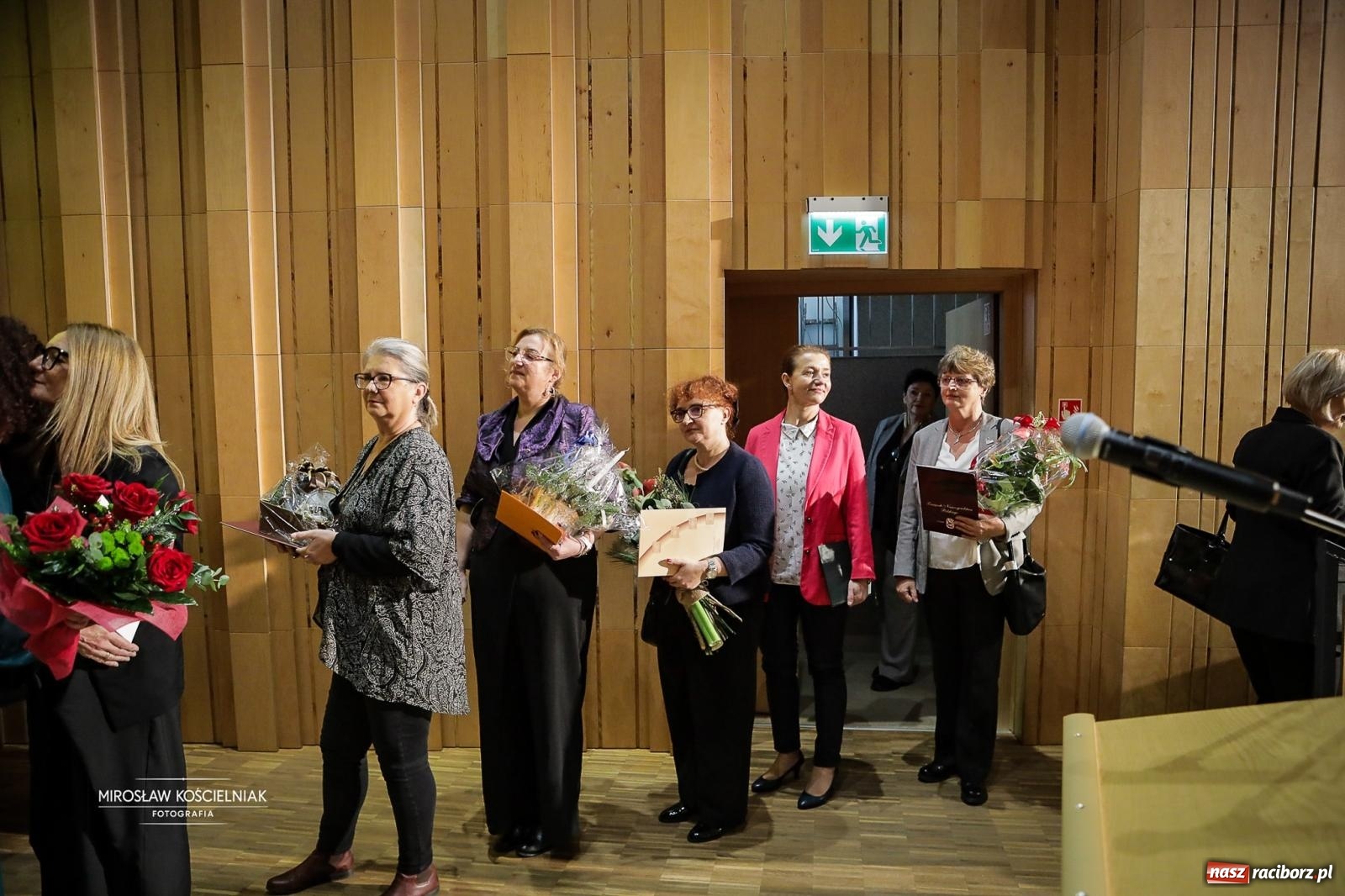 Zdjęcie w galerii na portalu naszraciborz.pl: Jesteśmy z Kasprowicza. Jubileusz 80-lecia I Liceum Ogólnokształcącego w Raciborzu na bis! [FOTO i WIDEO] wiadomości z regionu