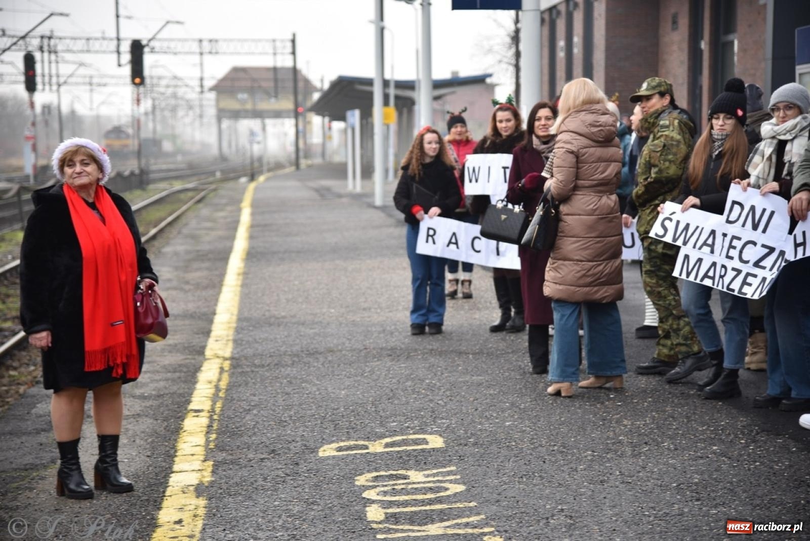 Zdjęcie w galerii na portalu naszraciborz.pl: Bajkowy Zamek Piastowski gościł Pociąg Świątecznych Marzeń [FOTO i WIDEO] wiadomości z regionu