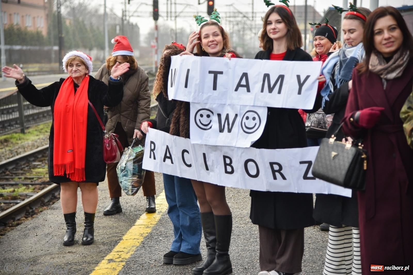 Zdjęcie w galerii na portalu naszraciborz.pl: Bajkowy Zamek Piastowski gościł Pociąg Świątecznych Marzeń [FOTO i WIDEO] wiadomości z regionu
