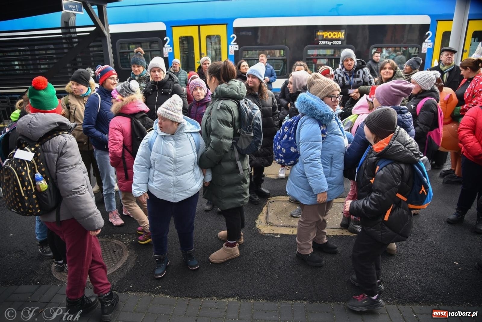 Zdjęcie w galerii na portalu naszraciborz.pl: Bajkowy Zamek Piastowski gościł Pociąg Świątecznych Marzeń [FOTO i WIDEO] wiadomości z regionu