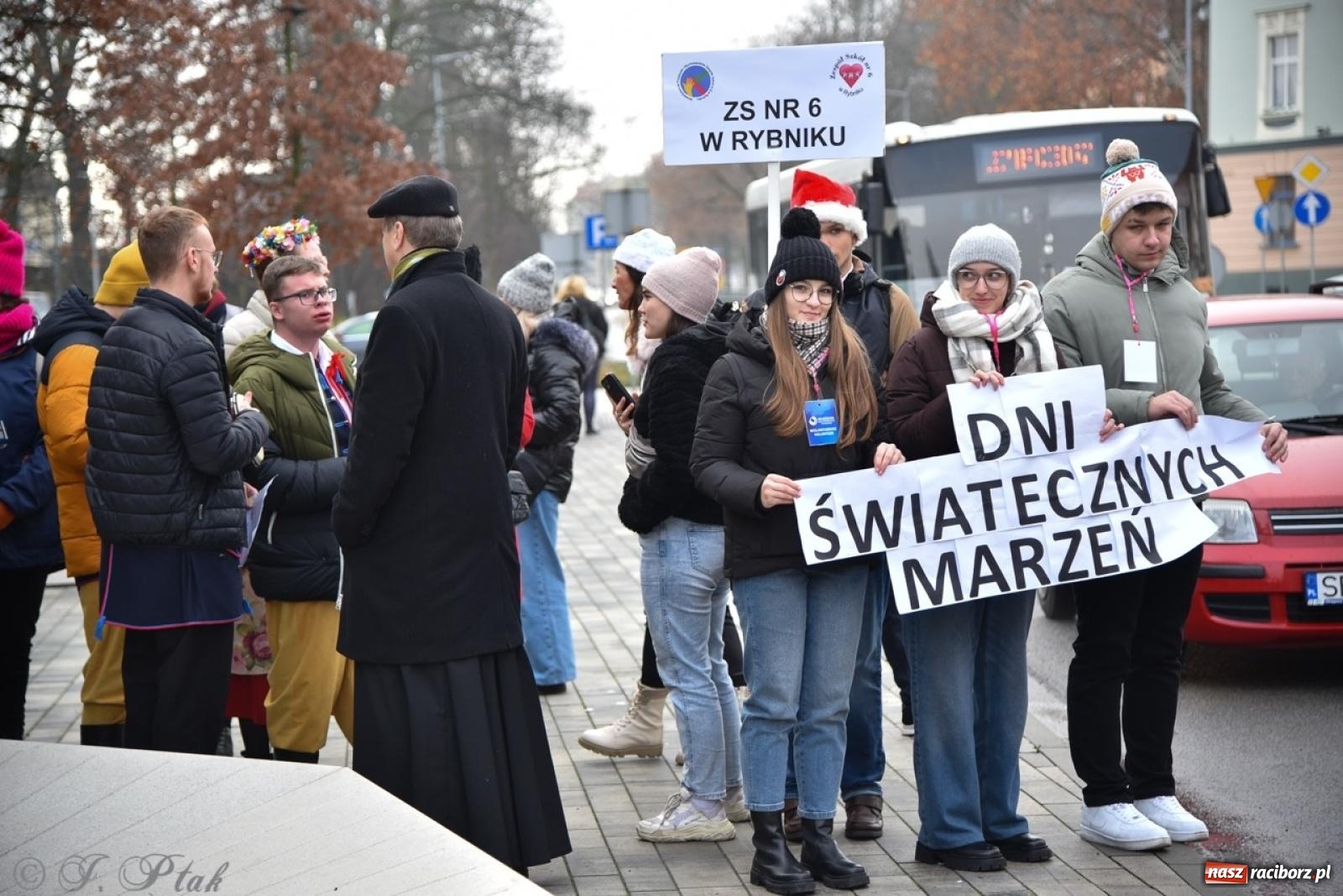 Zdjęcie w galerii na portalu naszraciborz.pl: Bajkowy Zamek Piastowski gościł Pociąg Świątecznych Marzeń [FOTO i WIDEO] wiadomości z regionu