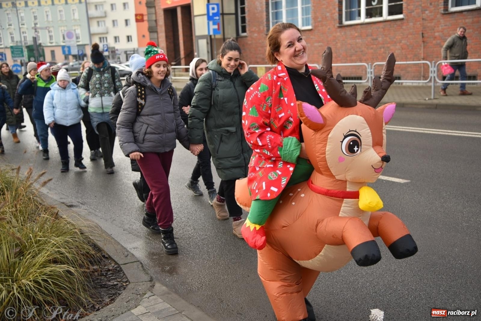 Zdjęcie w galerii na portalu naszraciborz.pl: Bajkowy Zamek Piastowski gościł Pociąg Świątecznych Marzeń [FOTO i WIDEO] wiadomości z regionu