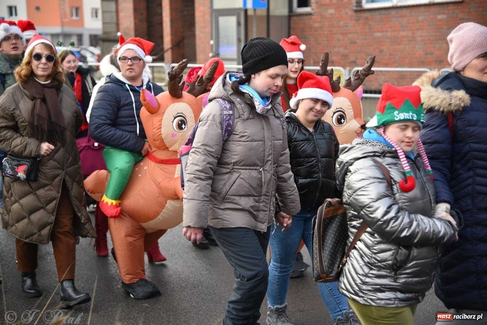 Zdjęcie w galerii na portalu naszraciborz.pl: Bajkowy Zamek Piastowski gościł Pociąg Świątecznych Marzeń [FOTO i WIDEO] wiadomości z regionu