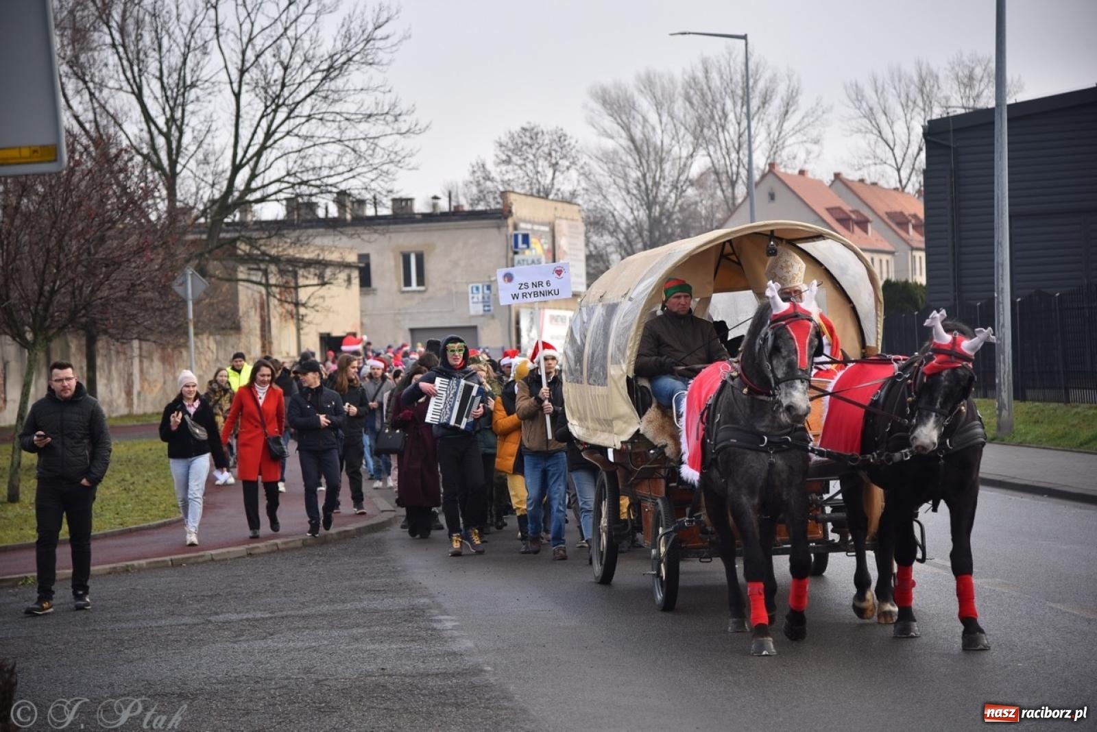 Zdjęcie w galerii na portalu naszraciborz.pl: Bajkowy Zamek Piastowski gościł Pociąg Świątecznych Marzeń [FOTO i WIDEO] wiadomości z regionu