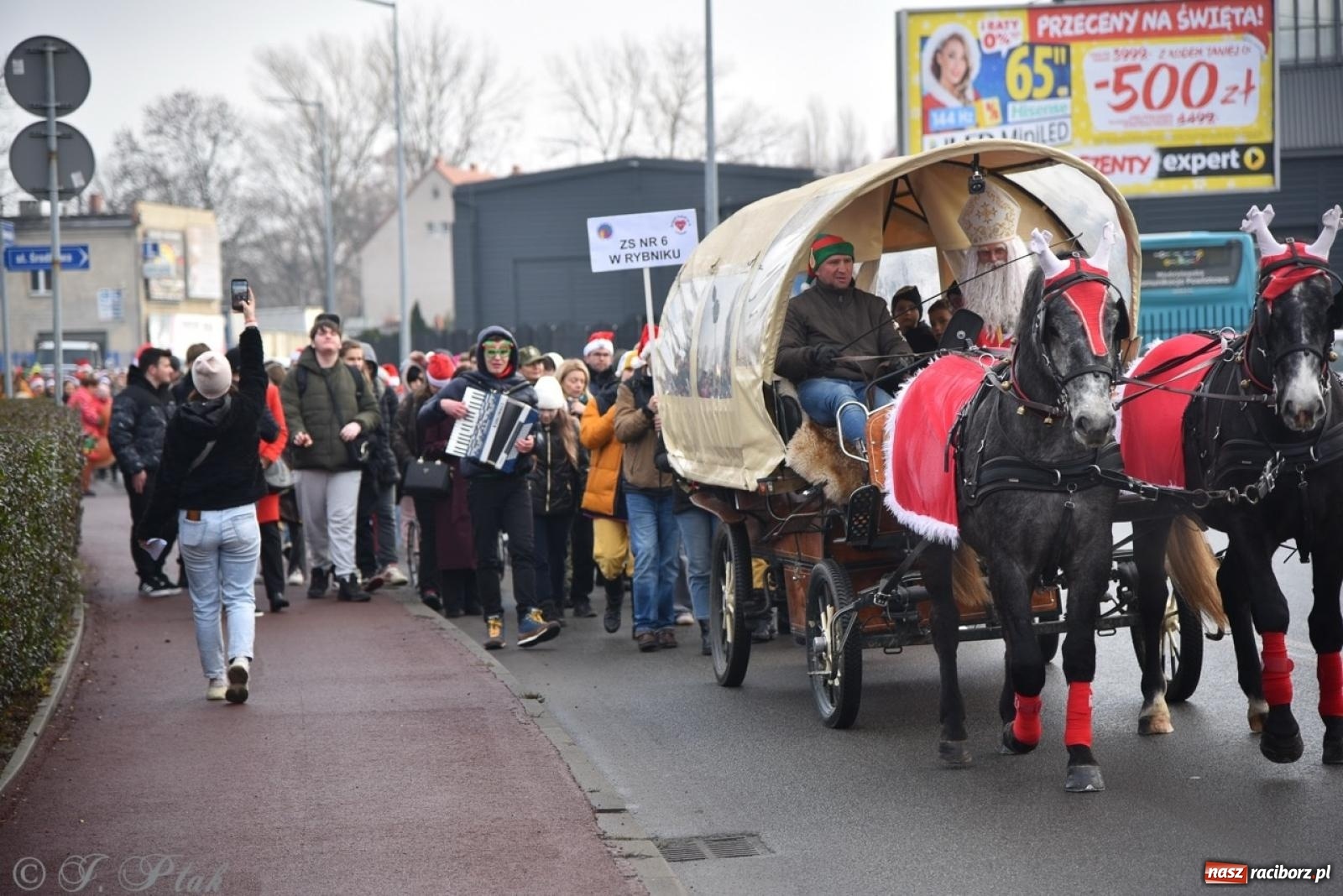 Zdjęcie w galerii na portalu naszraciborz.pl: Bajkowy Zamek Piastowski gościł Pociąg Świątecznych Marzeń [FOTO i WIDEO] wiadomości z regionu