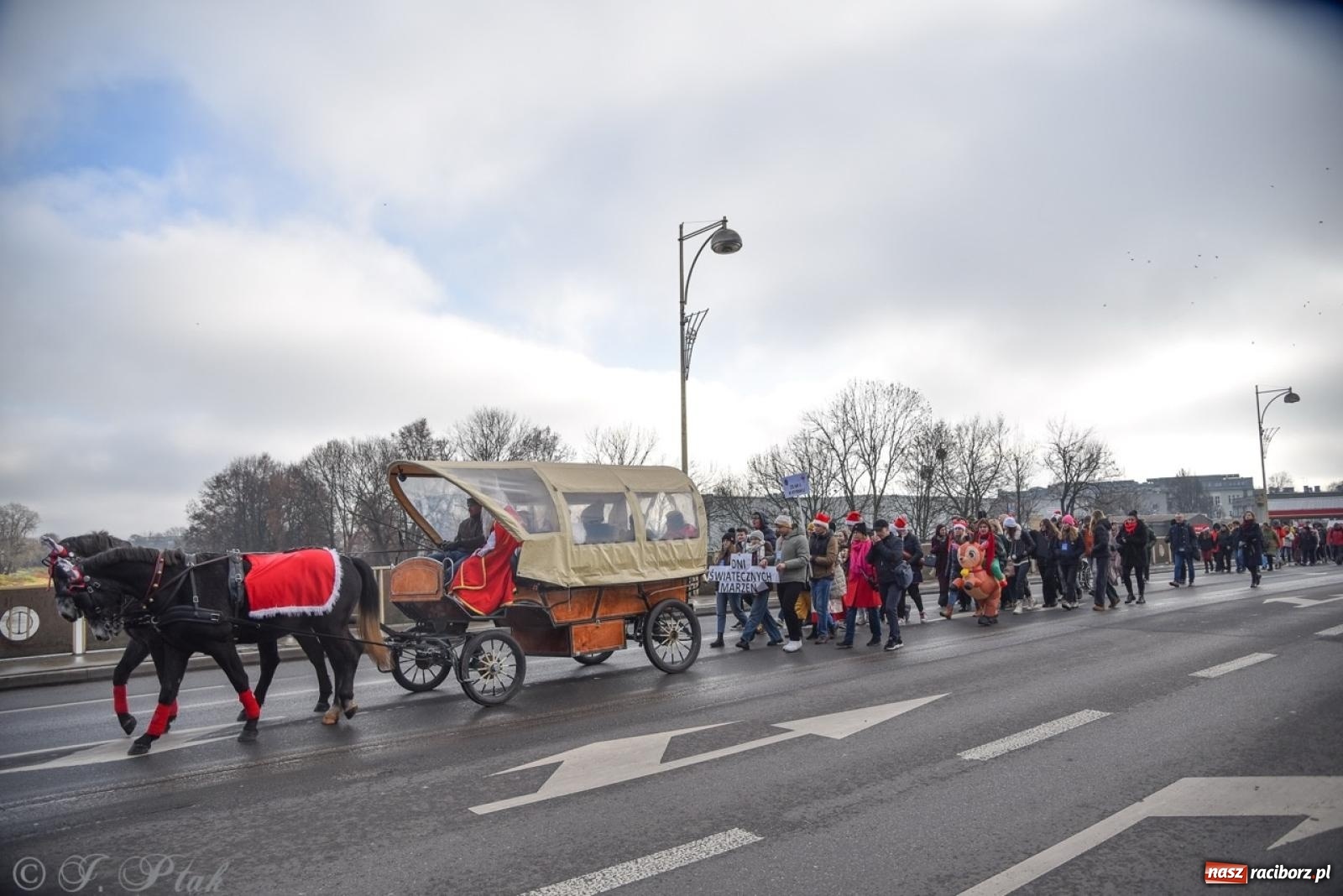 Zdjęcie w galerii na portalu naszraciborz.pl: Bajkowy Zamek Piastowski gościł Pociąg Świątecznych Marzeń [FOTO i WIDEO] wiadomości z regionu