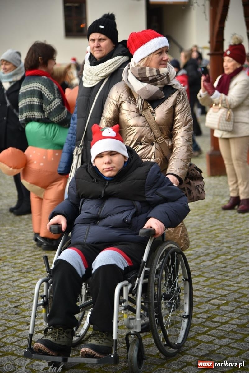 Zdjęcie w galerii na portalu naszraciborz.pl: Bajkowy Zamek Piastowski gościł Pociąg Świątecznych Marzeń [FOTO i WIDEO] wiadomości z regionu