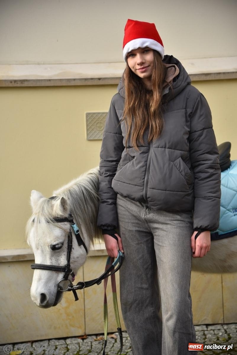 Zdjęcie w galerii na portalu naszraciborz.pl: Bajkowy Zamek Piastowski gościł Pociąg Świątecznych Marzeń [FOTO i WIDEO] wiadomości z regionu