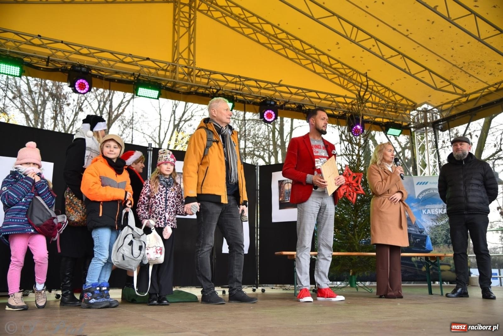 Zdjęcie w galerii na portalu naszraciborz.pl: Bajkowy Zamek Piastowski gościł Pociąg Świątecznych Marzeń [FOTO i WIDEO] wiadomości z regionu