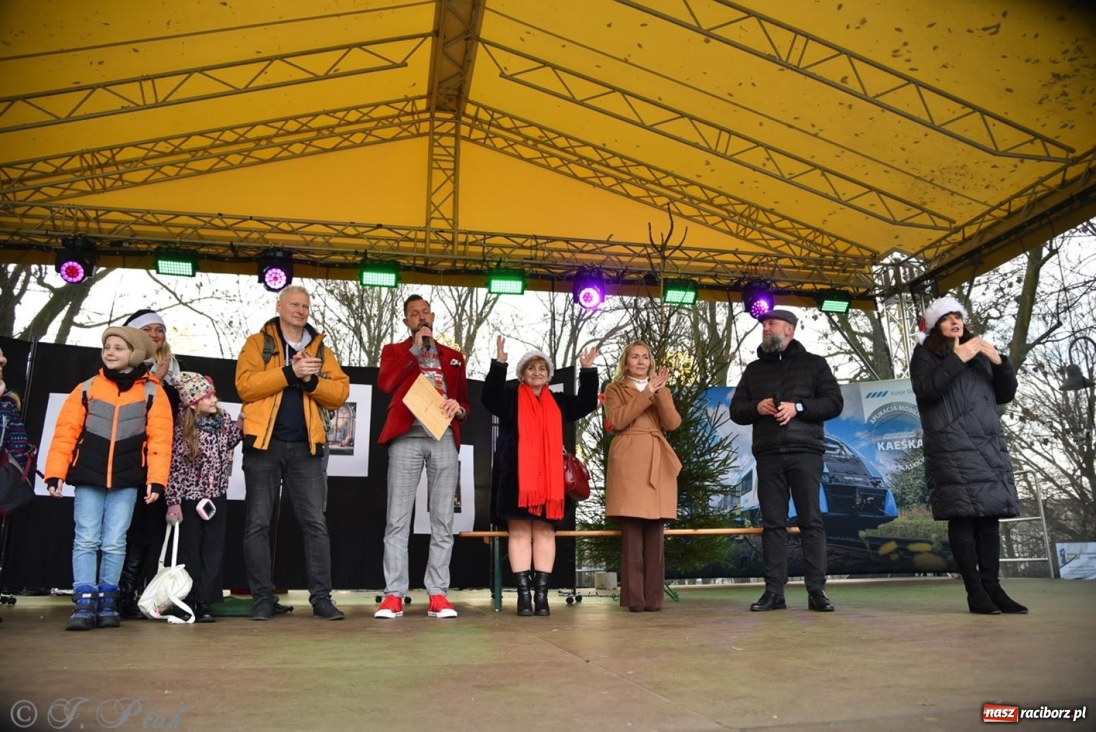 Zdjęcie w galerii na portalu naszraciborz.pl: Bajkowy Zamek Piastowski gościł Pociąg Świątecznych Marzeń [FOTO i WIDEO] wiadomości z regionu
